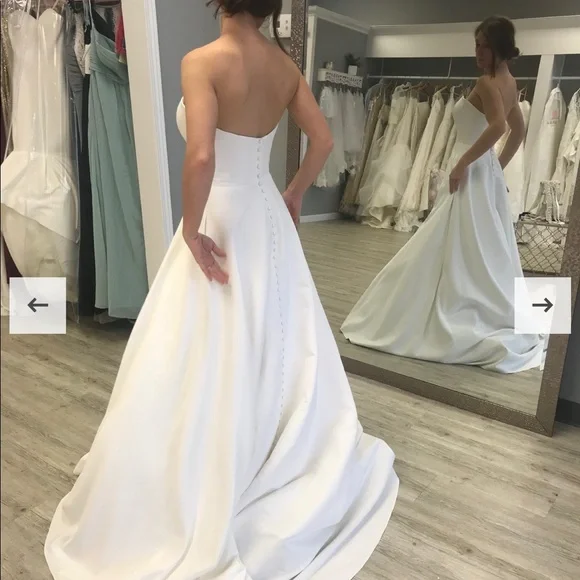 🌟💜🌟STELLA YORK Ivory Wedding Dress with Detachable Sleeves Altered to Sz 2 - Picture 5 of 14